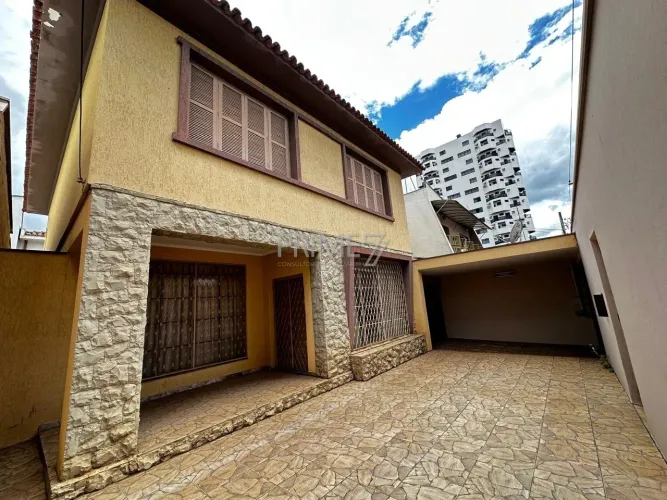 Casa à venda com 4 dormitórios e edícula bairro no Centro Piracicaba/SP