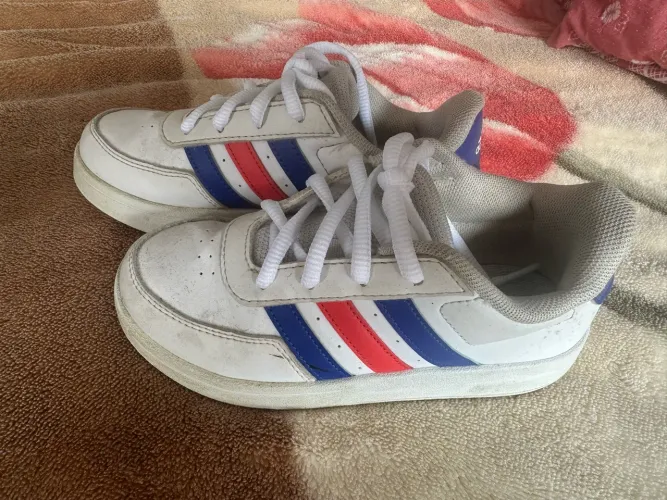 Tênis adidas original TAM 28