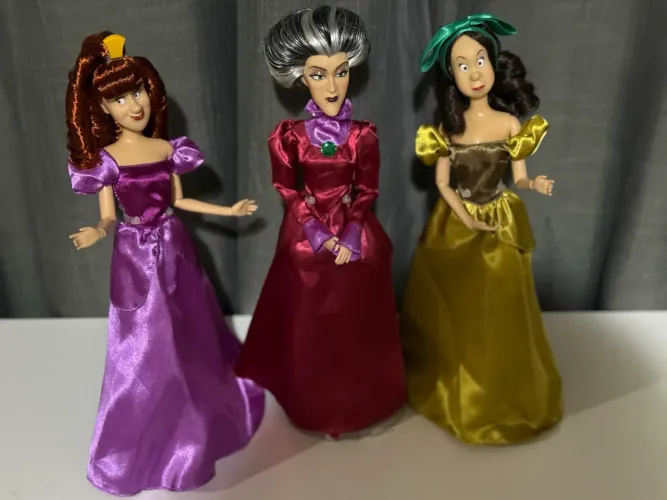 Bonecas Barbies Madrasta e Irmãs Cinderella original Disney Store