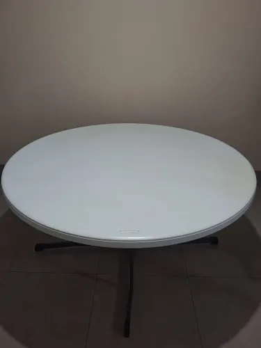 Mesa de Plástico Desmontável