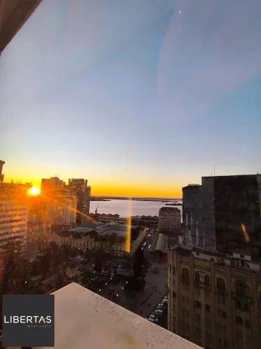 Sala Comercial com vista para o Guaíba
