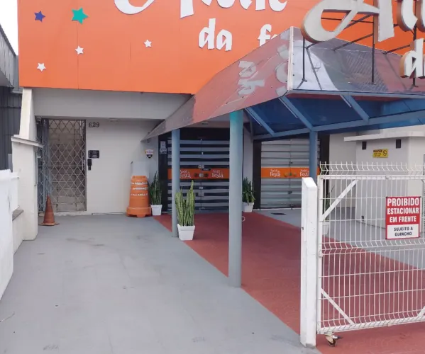 ALUGA-SE SALAS COMERCIAIS 
