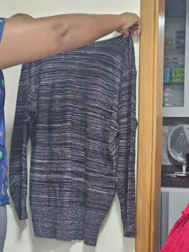 BLUSA ARTESANAL, TAMANHO EG// DIVIDO//