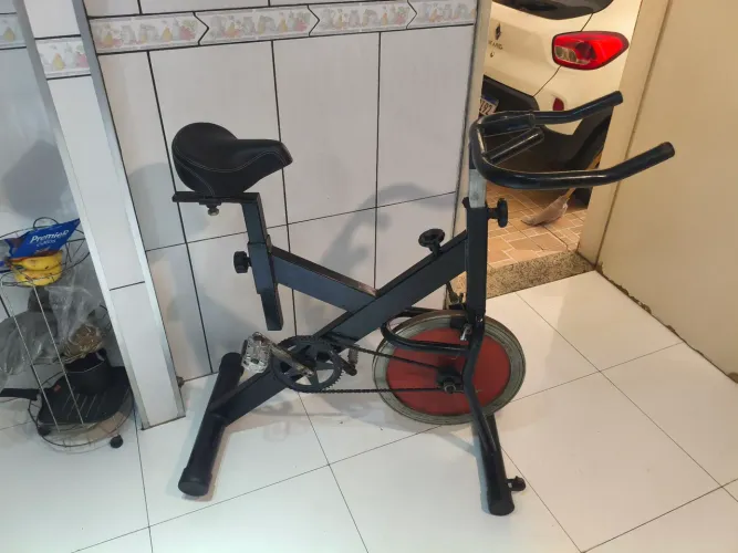 Bike de Spinning de academia - Funcionando perfeitamente