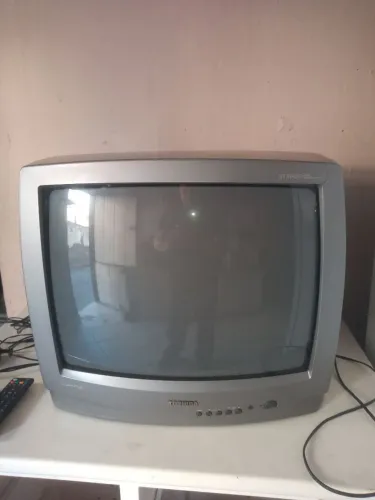Tv de tubo 20 polegadas + conversor digital 