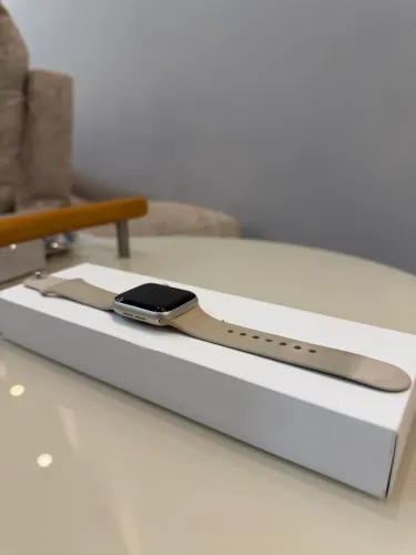 Apple Watch SE 2ª Geração 40mm GPS Starlight com Caixa