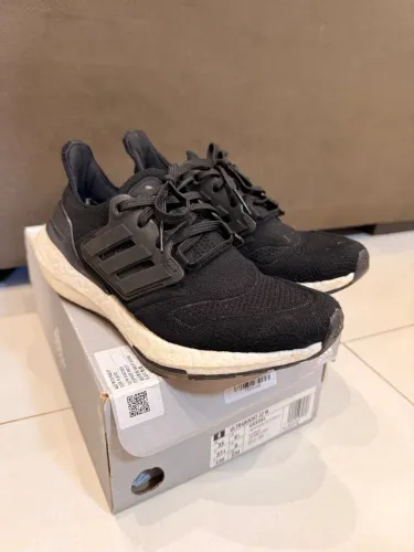 Tênis Adidas Ultraboost 21