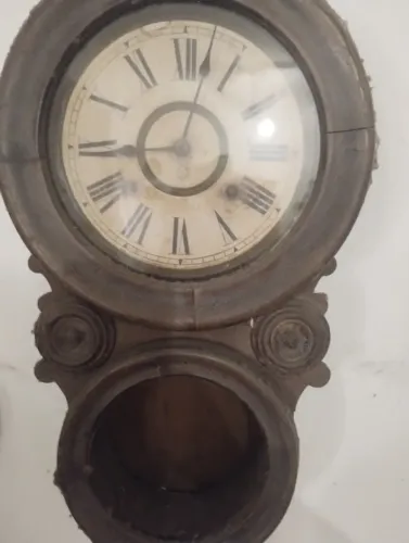Relógio de parede a corda Ansonia clock americano com chave e pêndulo necessita restauro