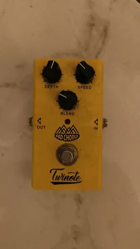 Pedal de Guitarra Twinote BBD Chorus - Usado - Funcionando Normal