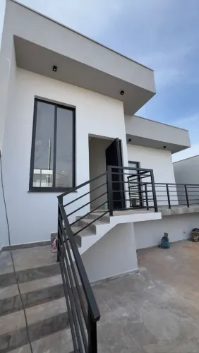 Casa novinha a venda no Imperial