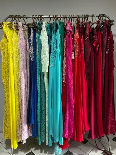 Lote de vestidos de festa