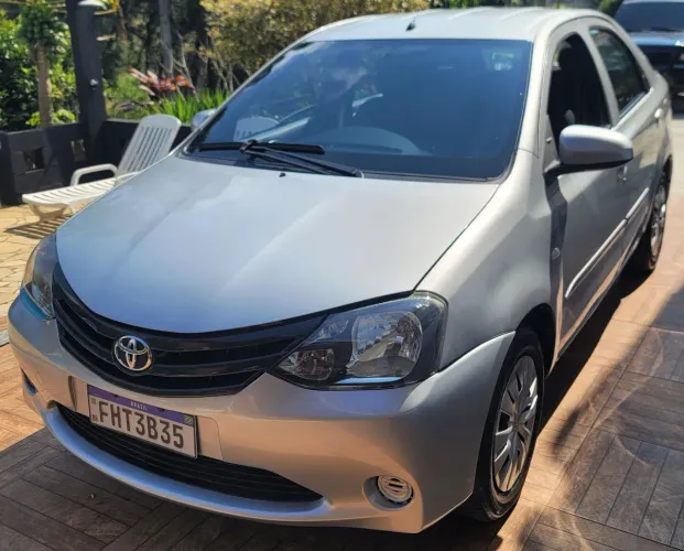 Toyota Etios X Sedan 1.5 Flex 16V 4P Mec. 2014