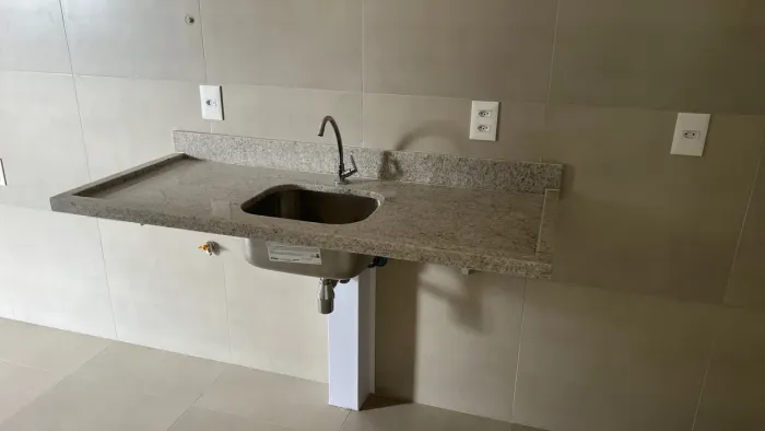 Bancada/Pia para Cozinha de Granito Branco Siena + Cuba Tramontina