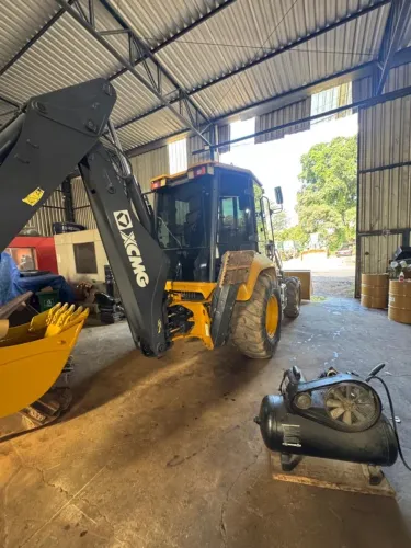 Retroescavadeira XCMG 2024 XC870BR 10 Maquinas