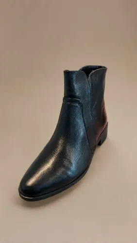 Bota em couro