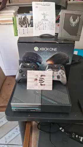 Vendo Xbox one Halo 5 Edição Limitada