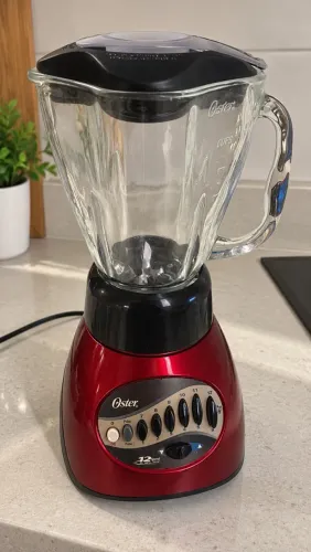 Liquidificador Oster 12 Velocidades Vermelho com Jarra de Vidro