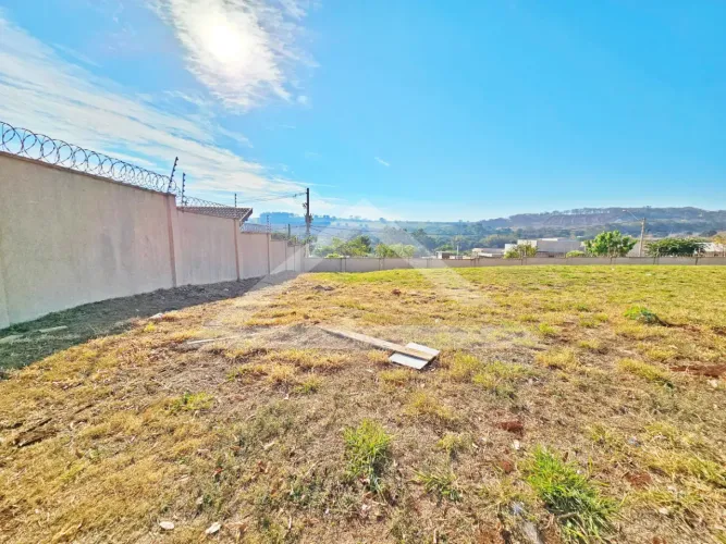 Terreno comercial à venda no Condomínio Reserva de San Pedro, próximo à Rod. José Fregonez