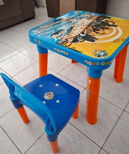 Mesinha para atividades 