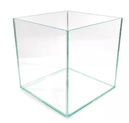 Aquário cubo 30×30×30. Perfeito para seus peixes e plantas.