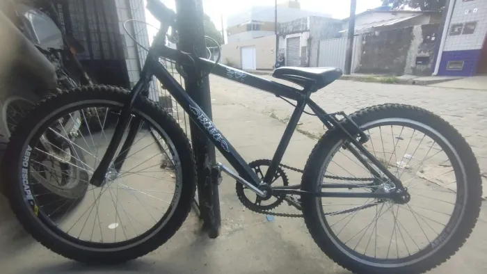 Bike aro 24 preta 160 pra sair agr