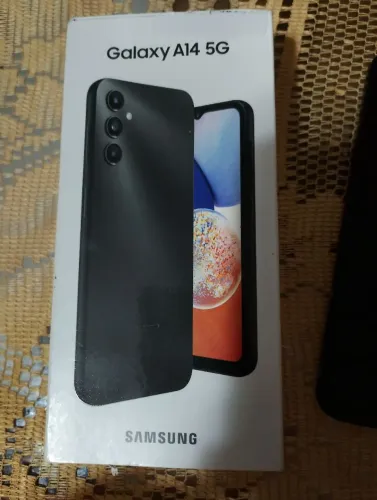 Vendo celular seminovo sem marca nenhuma funcionando perfeitamente com a caixa Galaxy A15