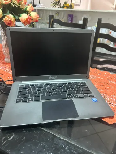 Notebook Login A143 com defeito 