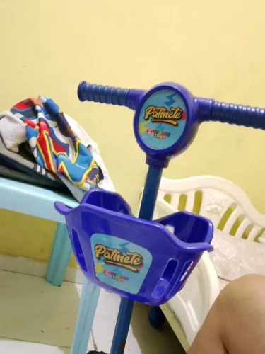 Vende-se patinete infantil menino (ele cantar e acender)