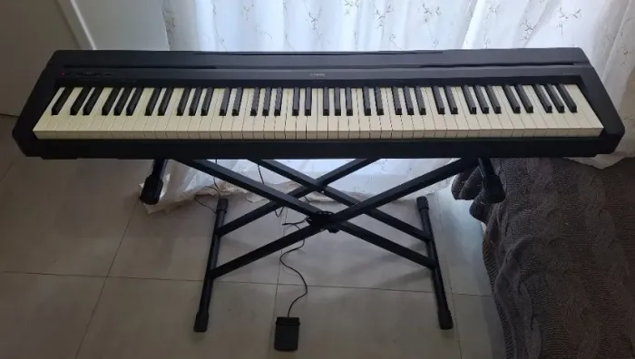 Piano digital P45