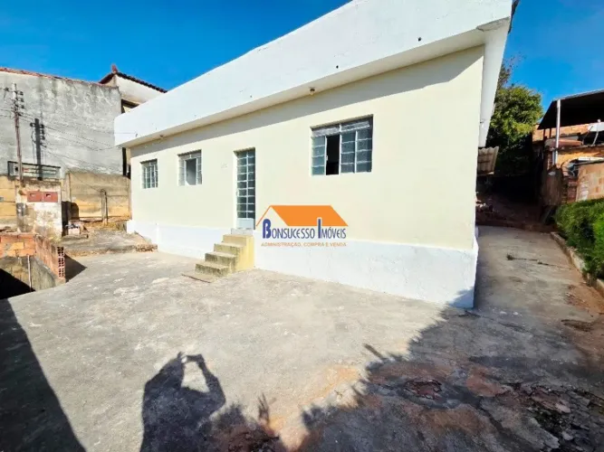 casa de 3 quartos, Bairro Nova Friburgo em Belo Horizonte