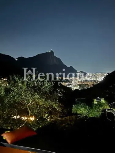 Casa de rua : Duplex / Residencial / Gávea