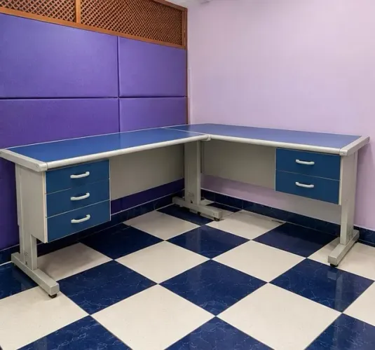 Conjunto de Mesas de Escritório Azul em L com Gavetas