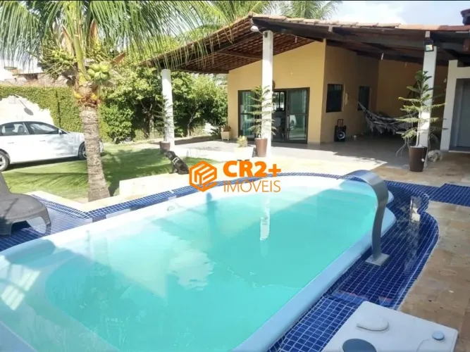 Vendo Excelente casa com Piscina - 300m² - 3 quartos