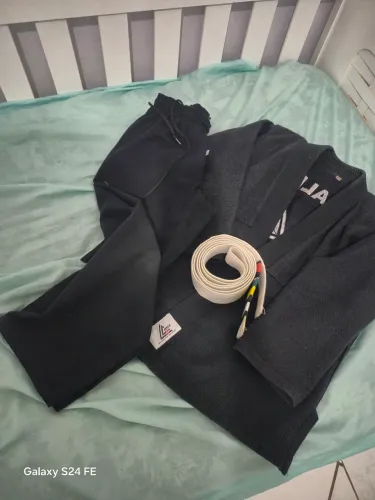 Vendo roupa kimono jiu jitsu
