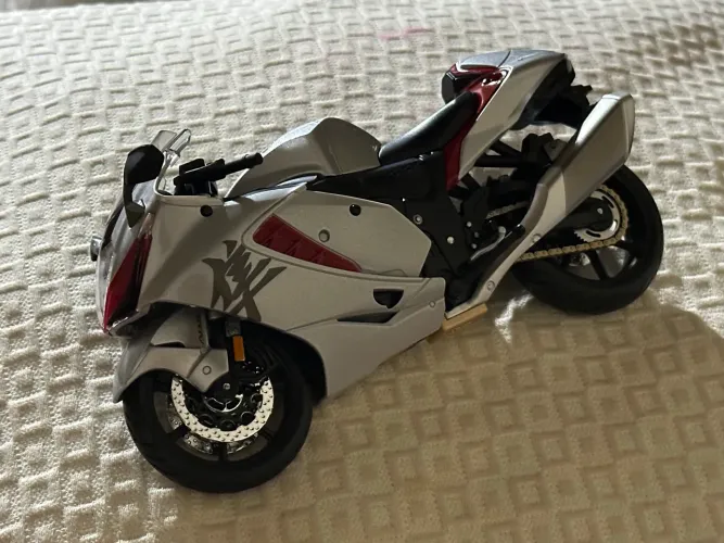 Miniatura Suzuki Hayabusa 2022