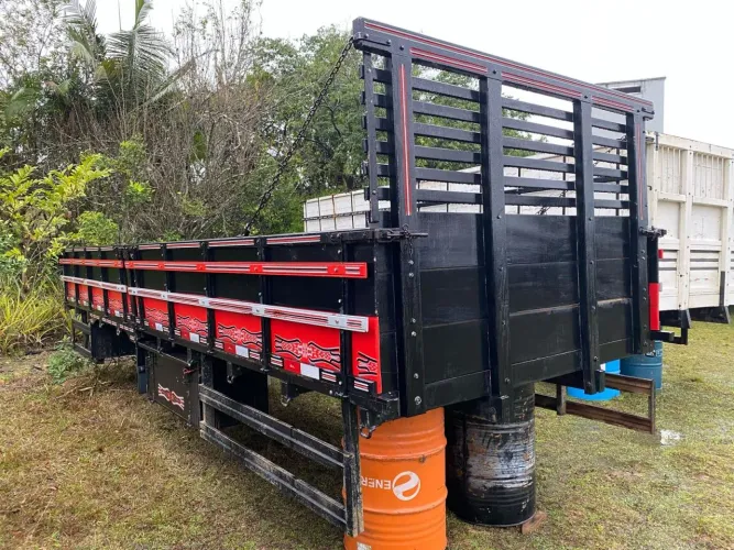 Carroceria de Madeira 6.25 Metros Caminhão ¾.