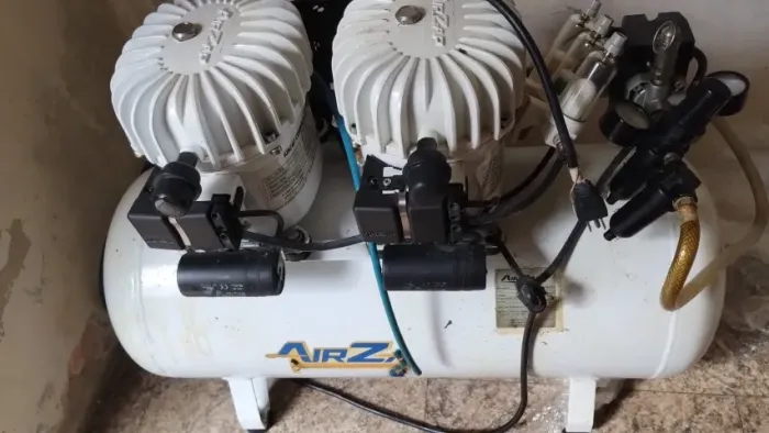 COMPRESSOR ODONTOLÓGICO 2 CABEÇOTES.ACEITO OFERTA.