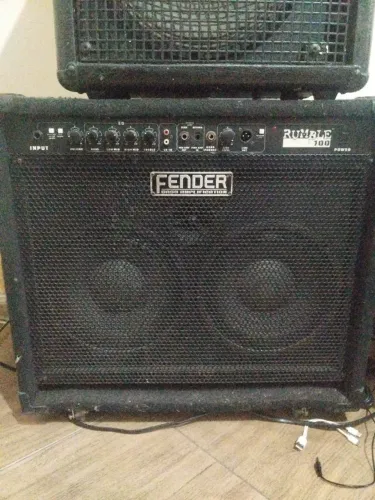 Amplificador Fender Rumble 100 - baixo