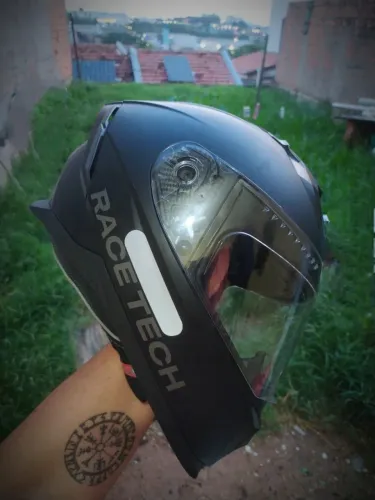 Capacete Preto Semi Novo