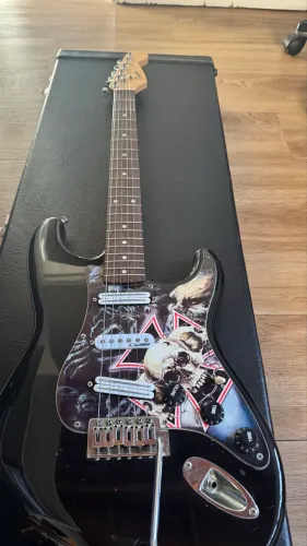 Guitarra Stato squier modified, caps seymour duncan e cabrera