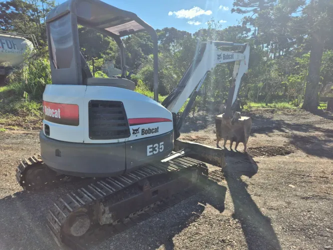 Mini escavadeira bobcat e35 braço longo
