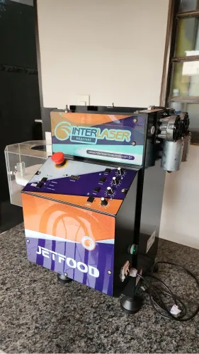 Máquina de fazer salgados e doces 