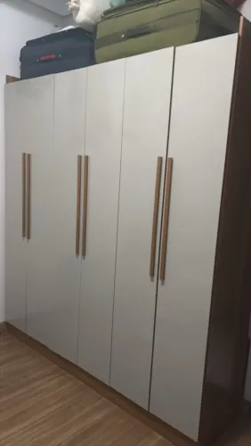 Roupeiro/ guarda-roupa seminovo