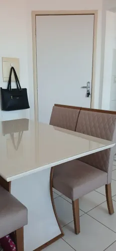 Mesa e cadeiras 