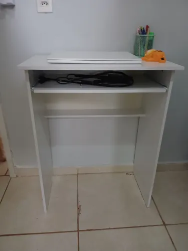 Vende se mesa de computador 