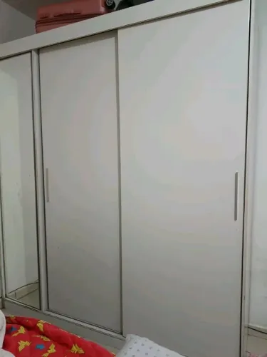 Guarda roupa portas de espelho e correr