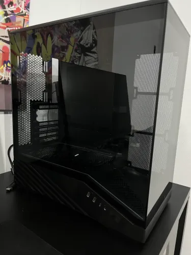 Gabinete Lian Li Vector V100