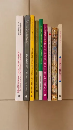 Vendo 8 livros do curso superior Serviço Social