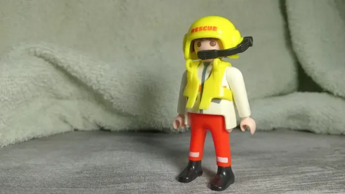 PLAYMOBIL PILOTO DE RESGATE - COLECIONE.