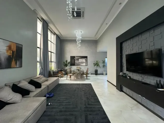 Castanheira Casa Duplex à venda dispõe de 850m², 04 suítes, 06 vagas de garagem no bairro